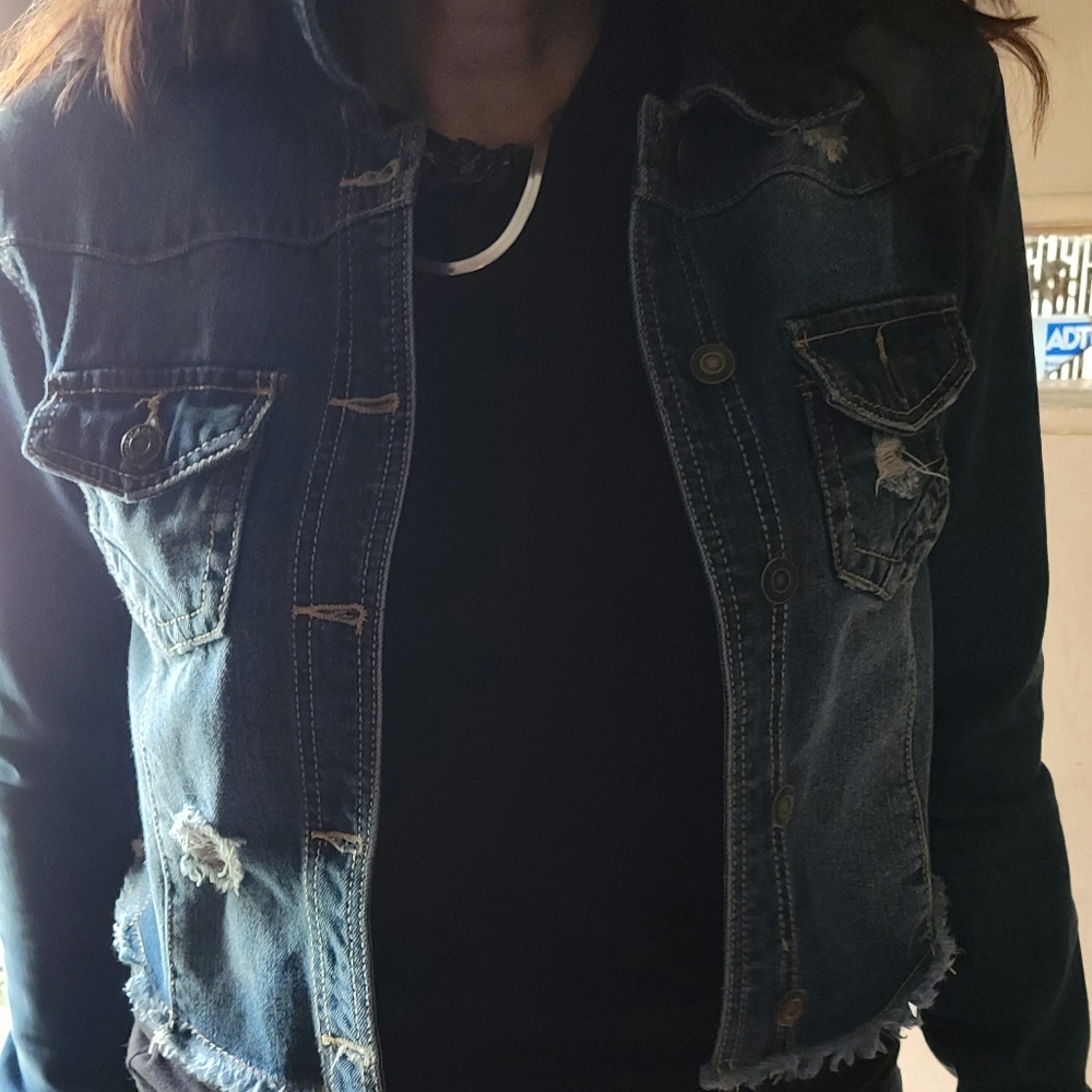 Rue 21 Cropped Blue Denim Jacket, Size M - Picture 7 of 8